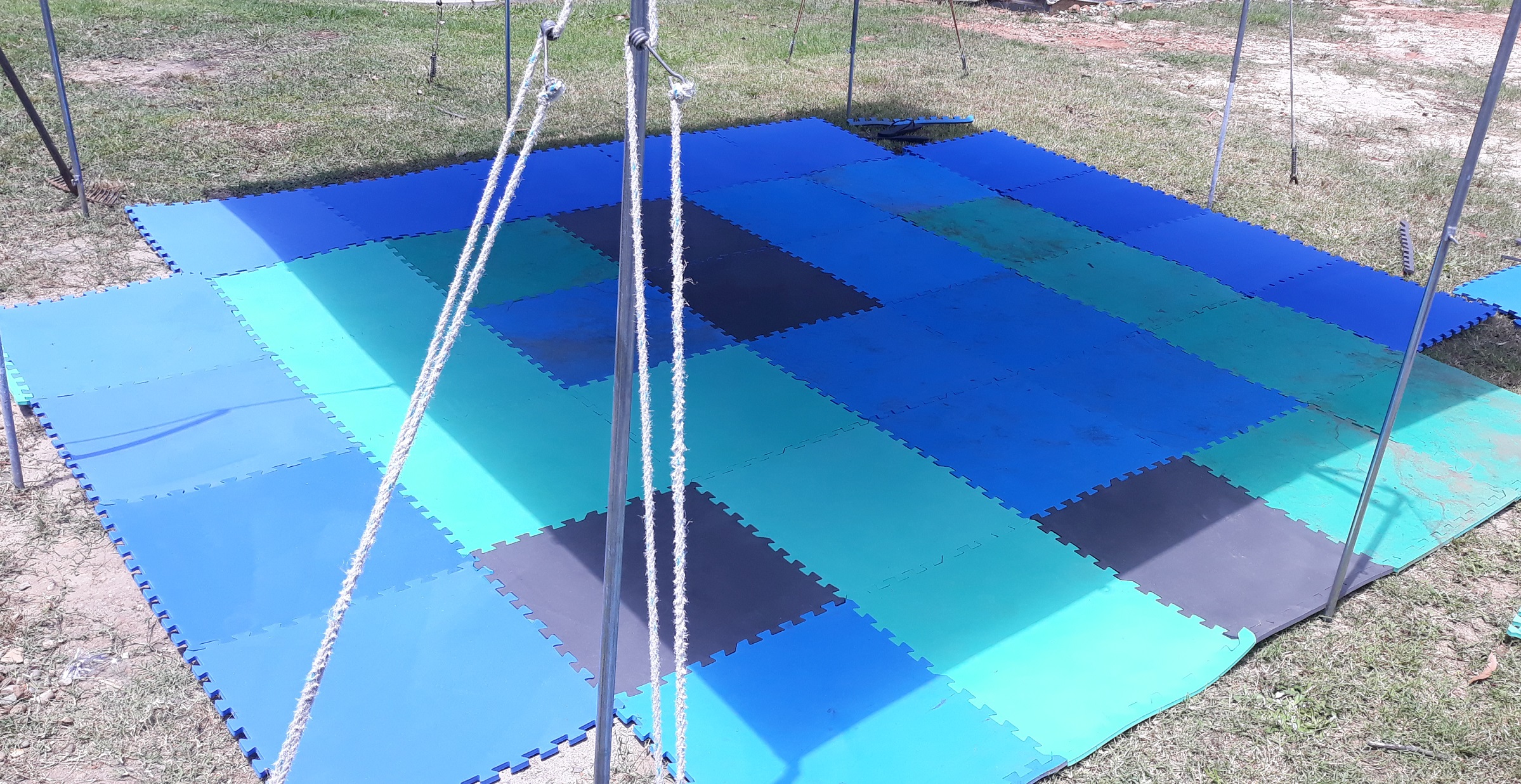 Interlocking Foam Tiles For Under Pool