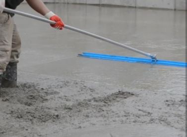 Concreting bull float