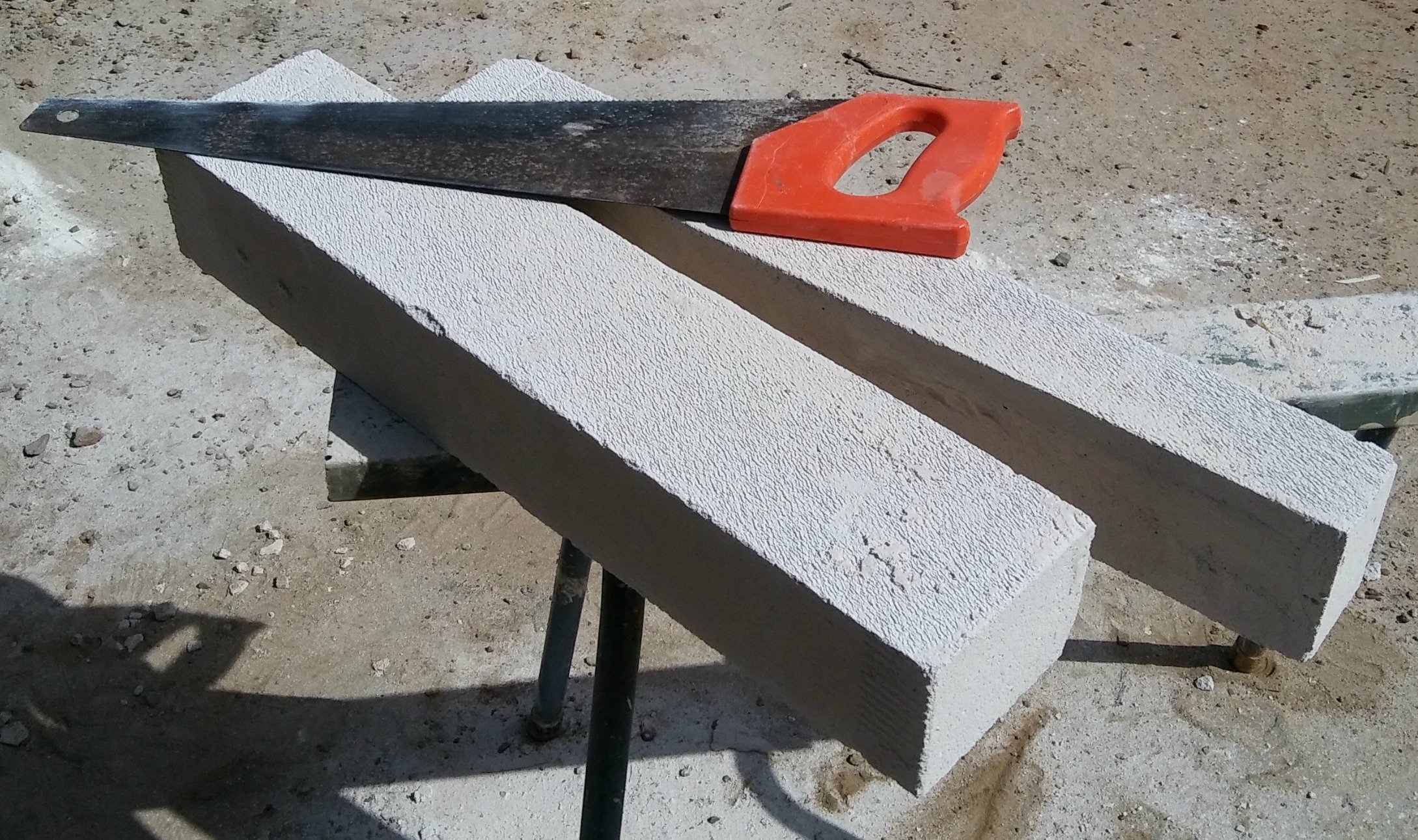 cutting hebel block