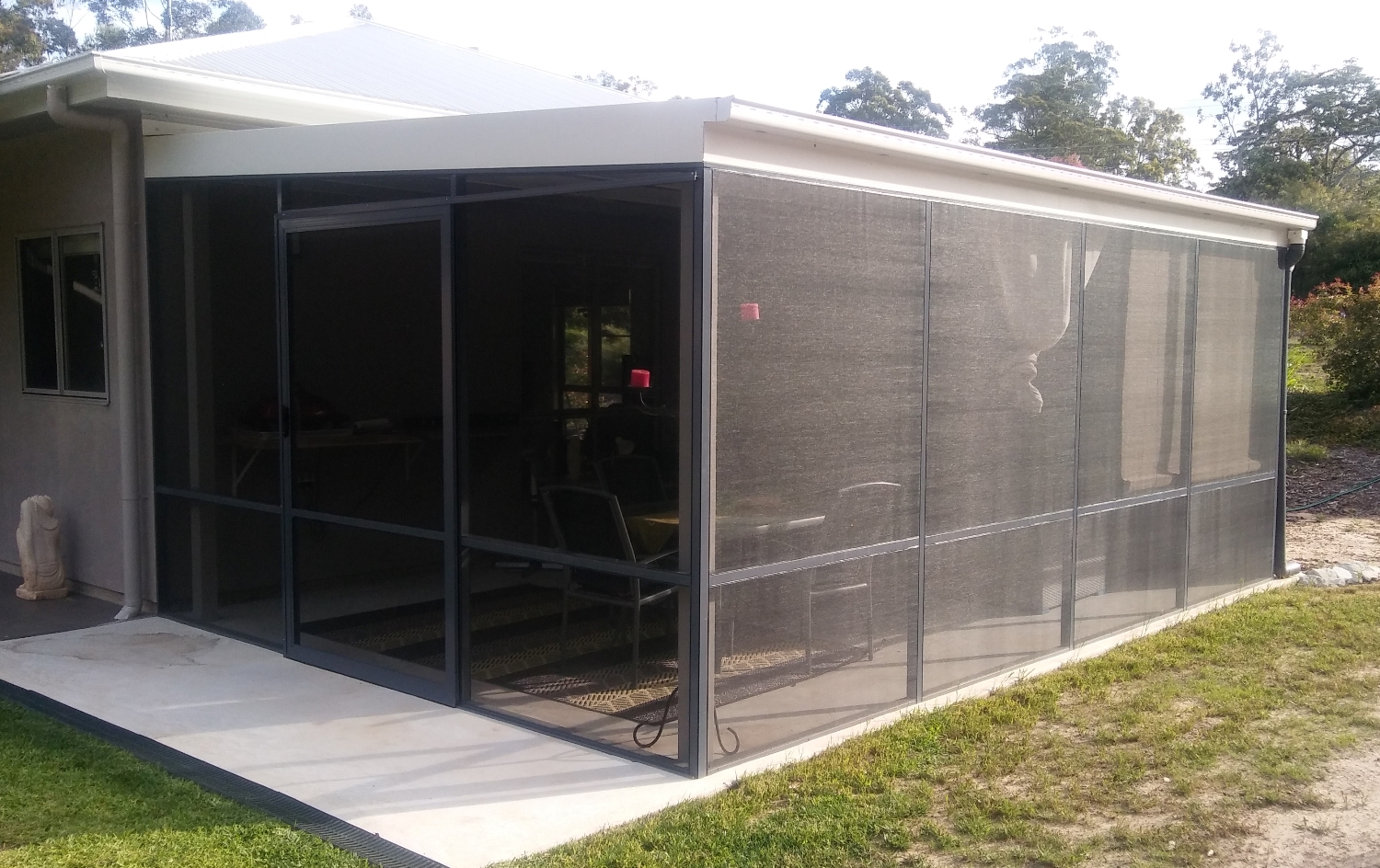 screened outdoor room